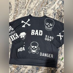 MISSLOOK Black Skull Graphic Long Sleeve Tee